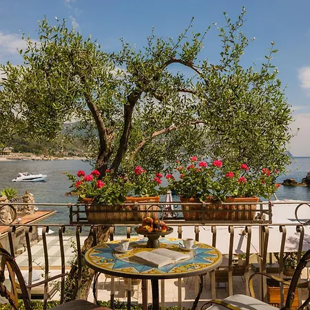 Atlantis Bay - The Leading Of The World Taormina