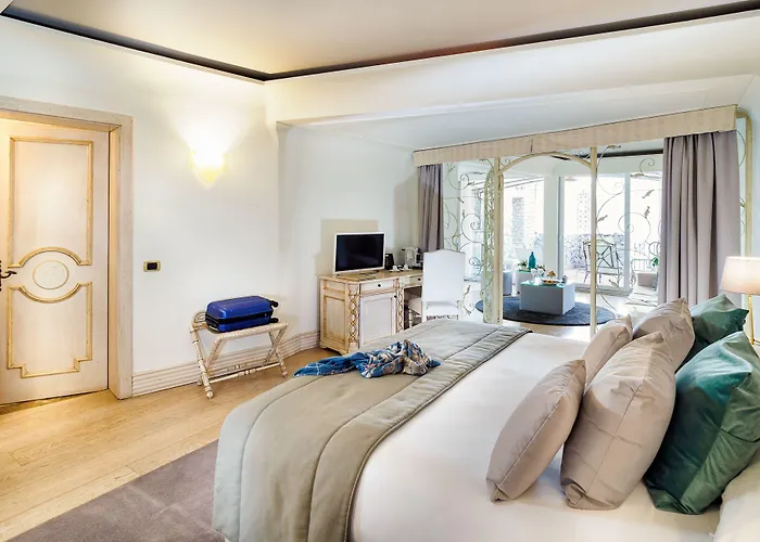 Atlantis Bay - The Leading Of The World Taormine