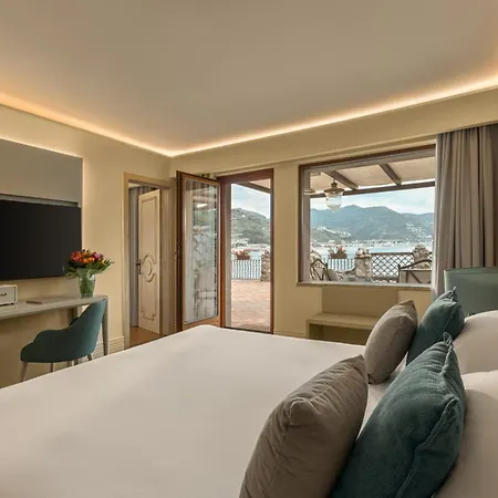 Atlantis Bay - The Leading Of The World 5*