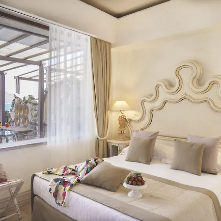 Atlantis Bay - The Leading Of The World