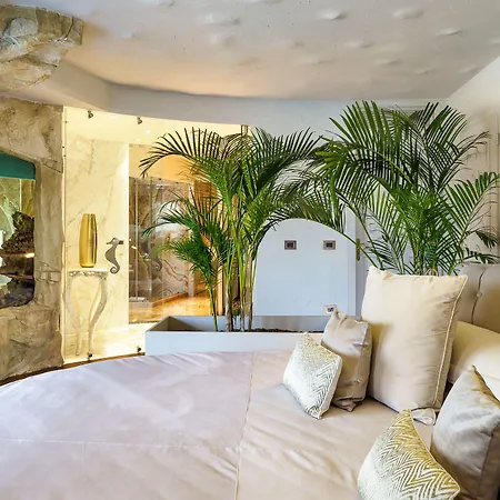 Atlantis Bay - The Leading Of The World