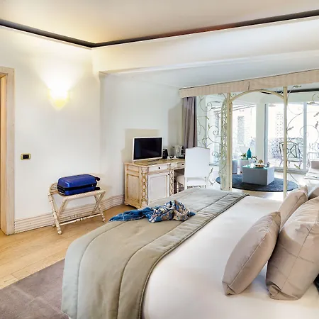 Atlantis Bay - The Leading Of The World Ταορμίνα